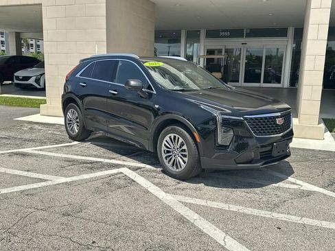 Used 2025 Cadillac XT4 Premium Luxury FWD image 5