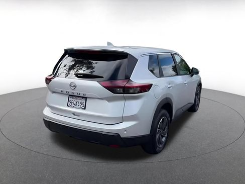 Used 2025 Nissan Rogue SV FWD image 14