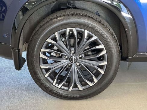 Used 2025 Nissan Rogue Platinum w/ Platinum Premium Package AWD/4WD image 8