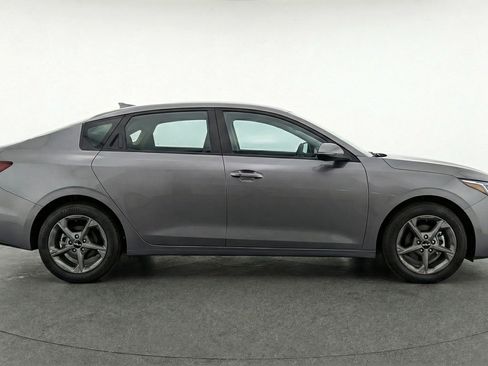 Used 2025 Kia K4 FWD image 11