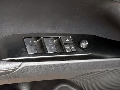 Used 2025 Toyota Camry XLE image 13