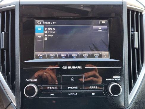 Used 2018 Subaru Crosstrek 2.0i Premium AWD/4WD image 11