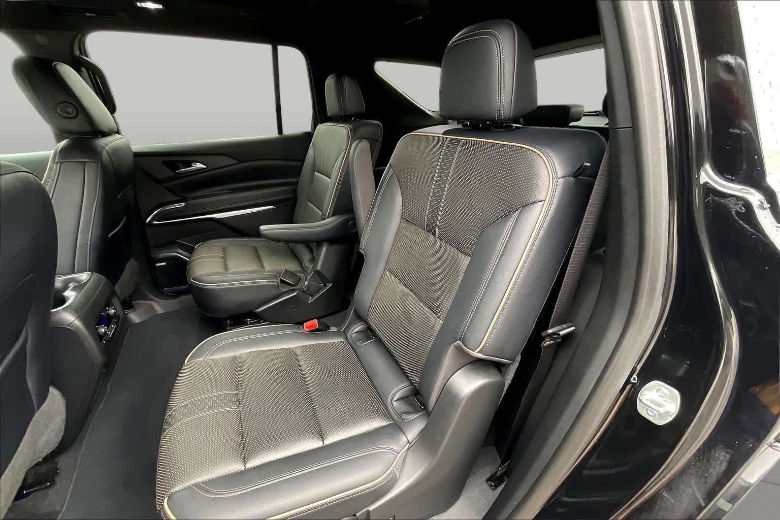 Used 2025 Chevrolet Traverse High Country w/ LPO, Floor Liner Package FWD image 56