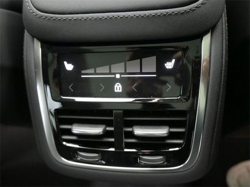 New 2026 Volvo XC90 B6 Plus w/ Protection Package Premier image 35