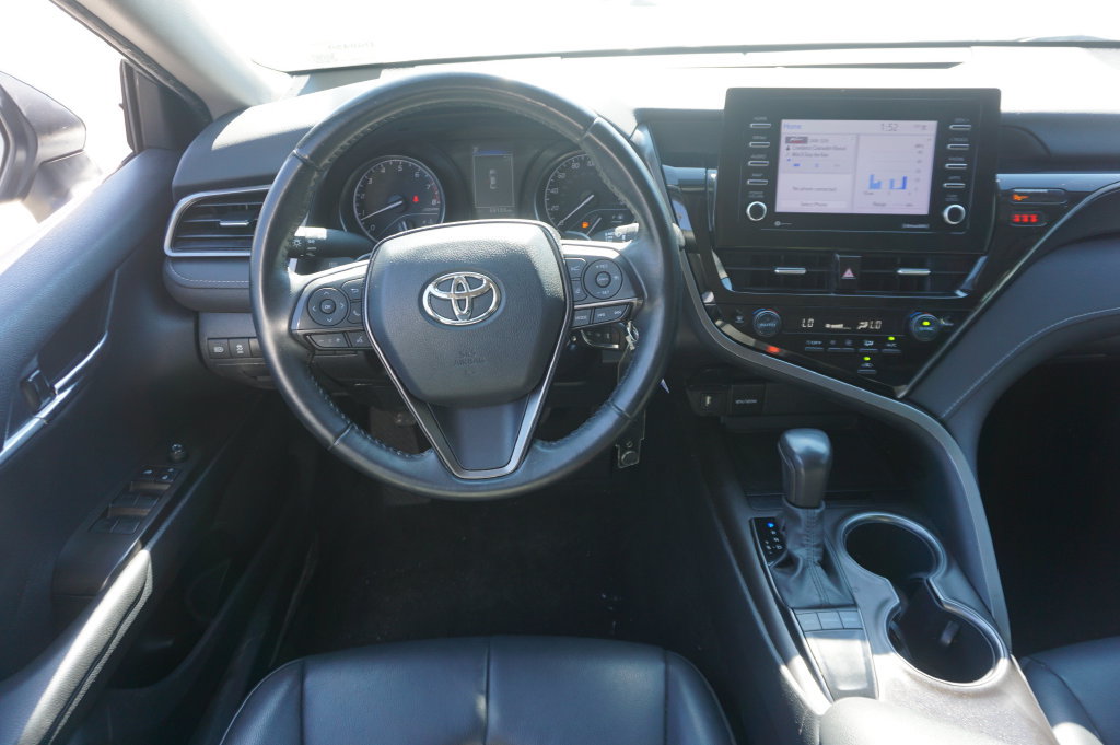Used 2022 Toyota Camry SE FWD image 6
