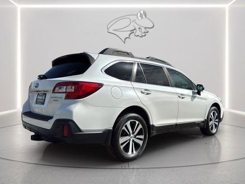 Used 2019 Subaru Outback 3.6R Limited w/ Popular Package #2 AWD/4WD image 5
