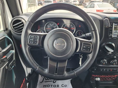 Used 2017 Jeep Wrangler Unlimited Rubicon AWD/4WD image 21