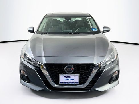 Used 2020 Nissan Altima 2.5 SV image 2