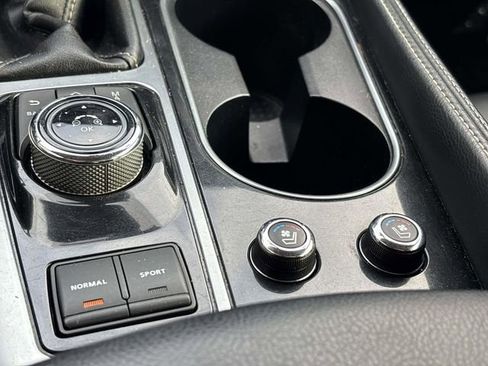 Used 2017 Nissan Maxima Platinum image 25