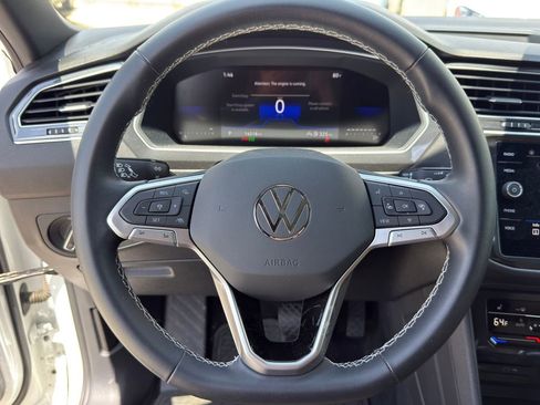 Used 2023 Volkswagen Tiguan SE image 15