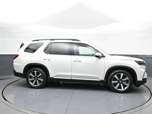 Used 2023 Honda Pilot Elite image 5