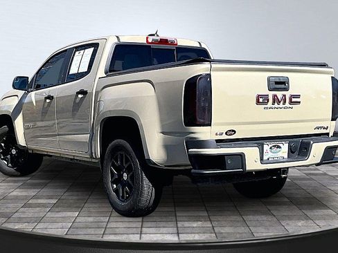 Used 2022 GMC Canyon AT4 w/ Driver Alert Package AWD/4WD image 15