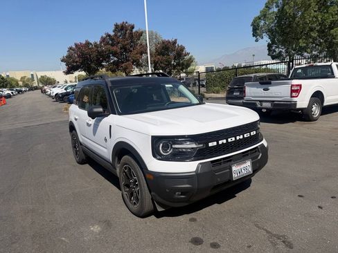 Used 2025 Ford Bronco Sport Outer Banks w/ Outer Banks Tech Package+ AWD/4WD image 2