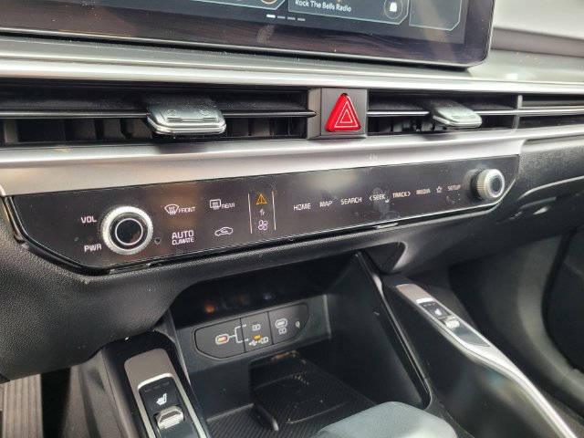 Certified 2025 Kia Sorento S w/ Panoramic Sunroof Package FWD image 22