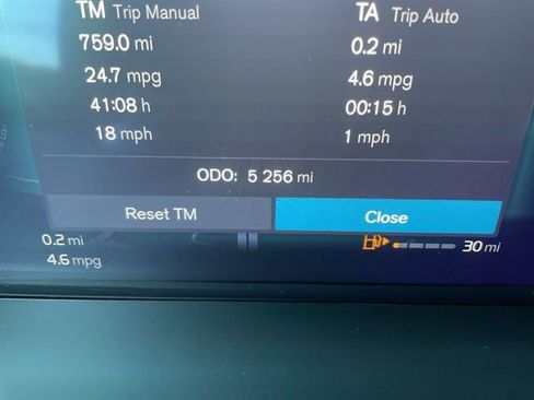 Certified 2025 Volvo XC60 B5 Core image 14