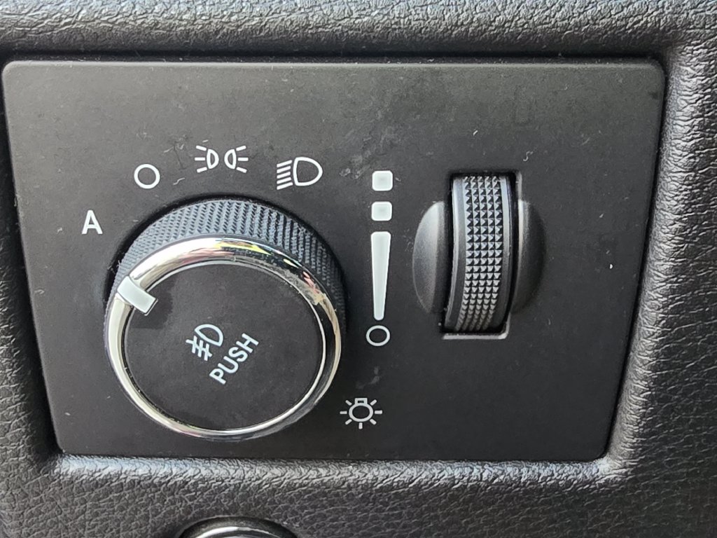 Used 2018 Jeep Grand Cherokee Laredo AWD/4WD image 28