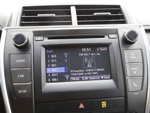 Used 2016 Toyota Camry LE image 21