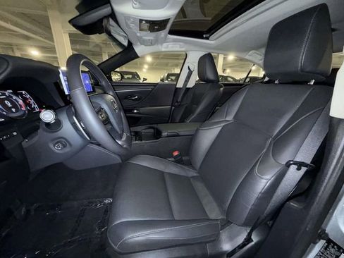 Certified 2024 Lexus ES 350 w/ Premium Package image 2