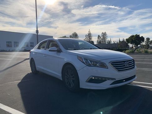 Used 2015 Hyundai Sonata SE image 3