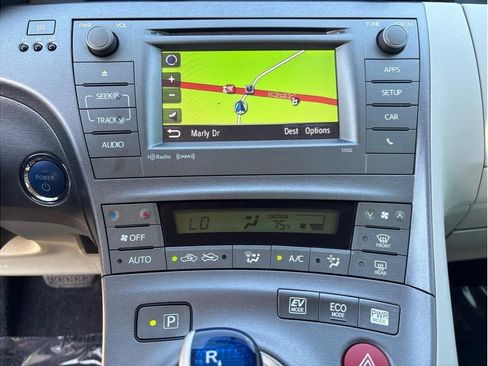 Used 2015 Toyota Prius Three image 17