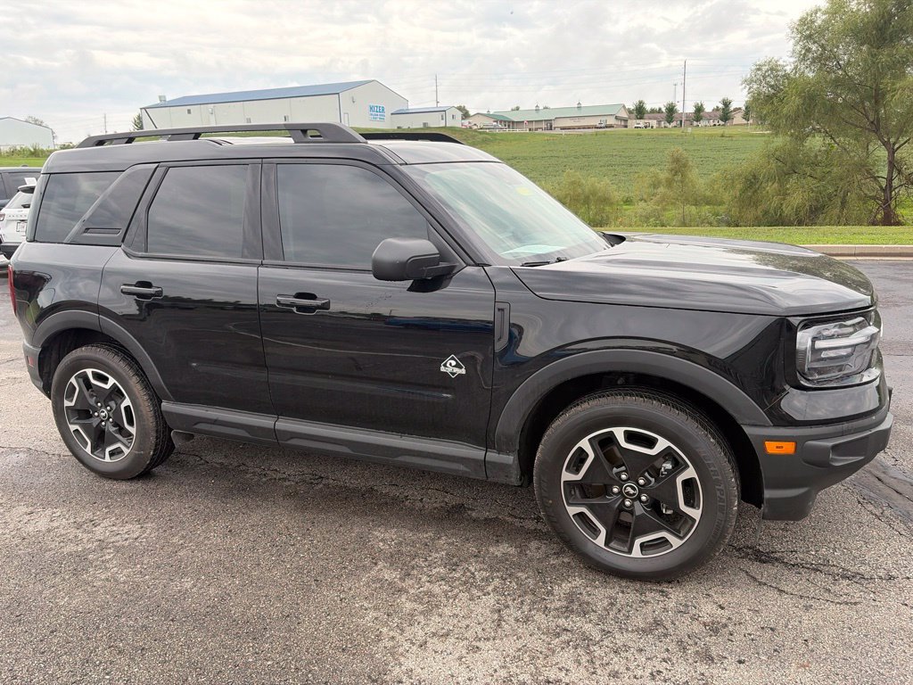 Certified 2023 Ford Bronco Sport Outer Banks w/ Tech Package AWD/4WD image 3