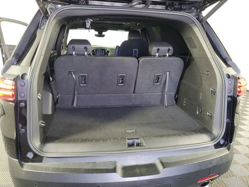 Used 2023 Chevrolet Traverse RS image 33