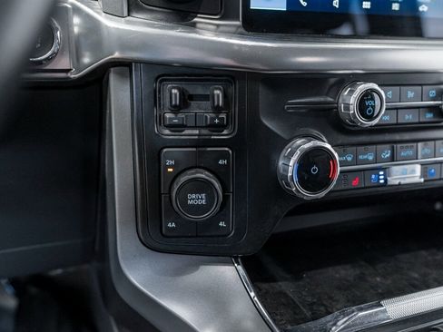 Used 2022 Ford F150 Lariat image 34