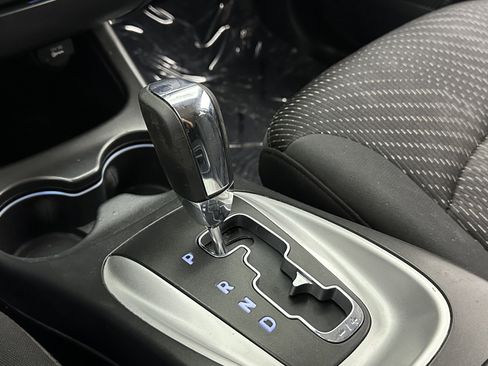 Used 2018 Dodge Journey SE image 13