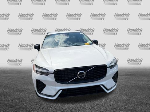 Used 2024 Volvo XC60 B5 Core w/ Protection Package Premier AWD/4WD image 3
