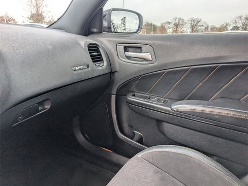 Used 2018 Dodge Charger R/T image 28