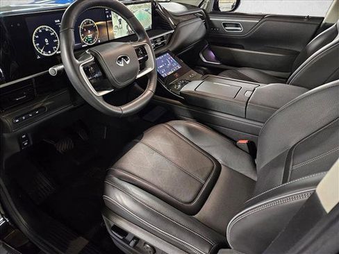 Used 2025 INFINITI QX80 Sensory image 10