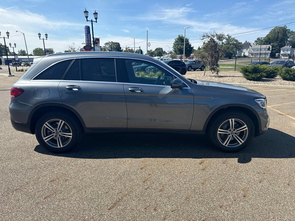 Used 2021 Mercedes-Benz GLC 300 4MATIC image 5