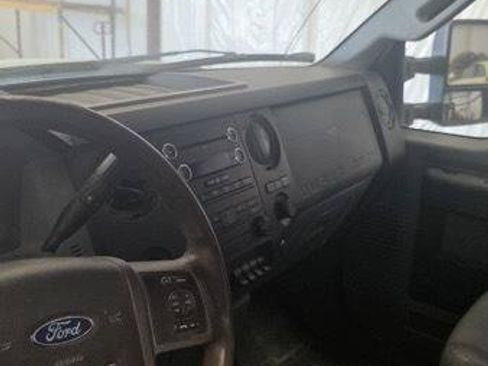 Used 2016 Ford F550 2WD Regular Cab Super Duty image 7