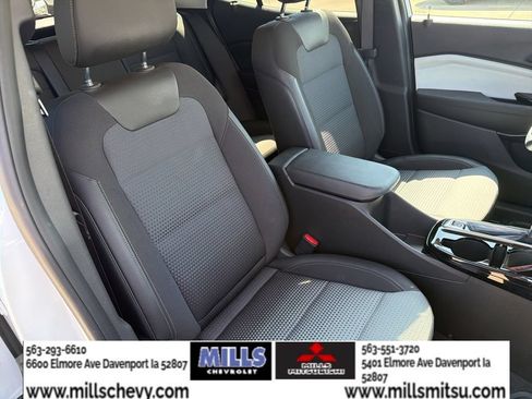 Used 2025 Chevrolet Trax LT w/ Driver Confidence Package FWD image 23