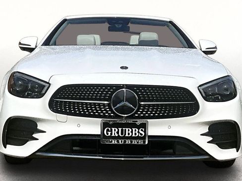 Used 2021 Mercedes-Benz E 450 4MATIC Cabriolet image 4