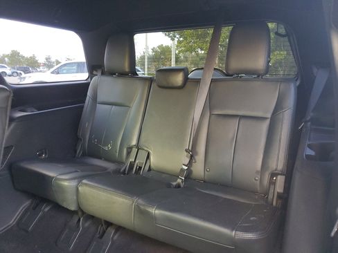 Used 2019 Ford Expedition XLT image 14