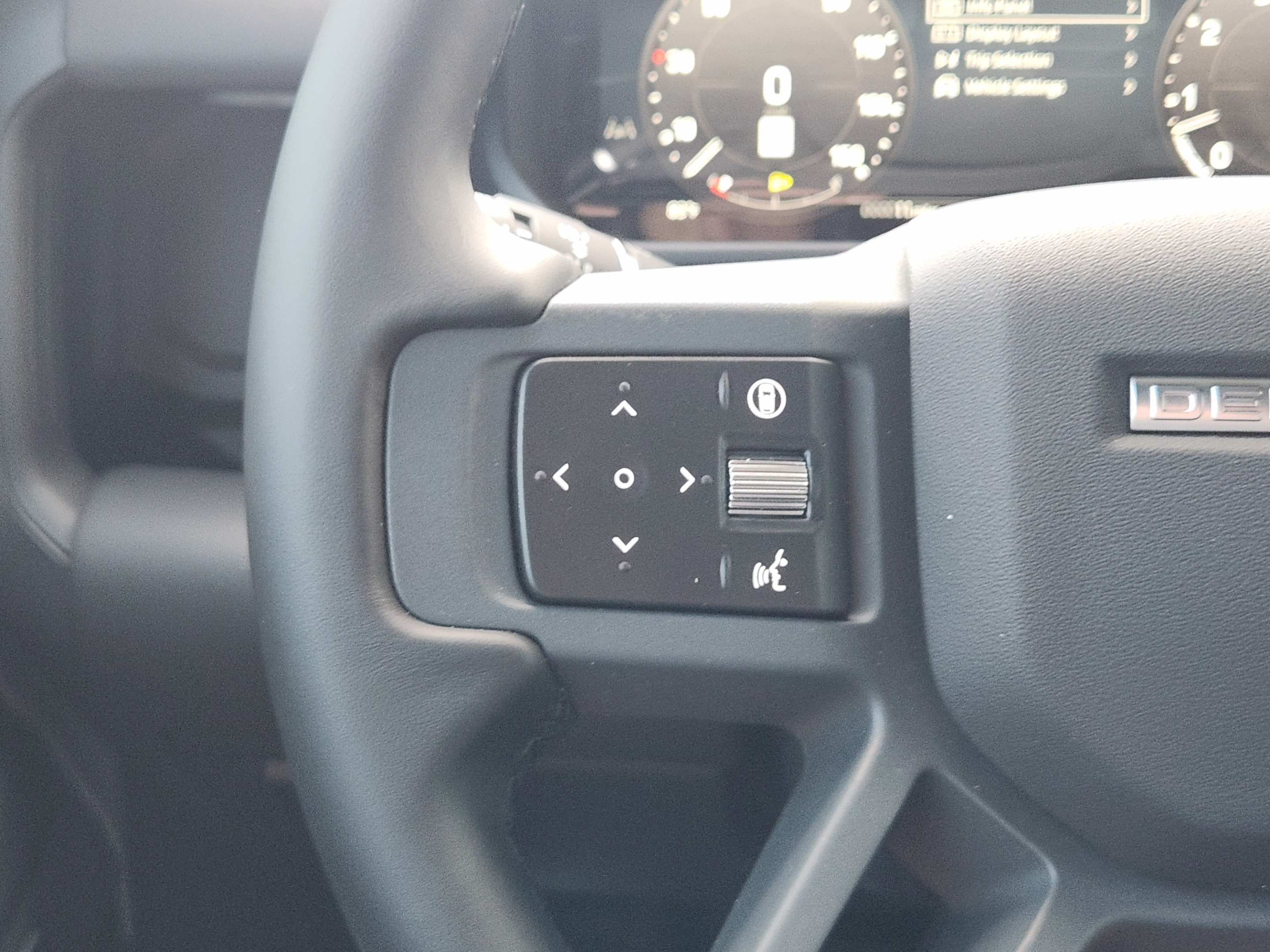 New 2026 Land Rover Defender 130 X-Dynamic SE AWD/4WD image 27