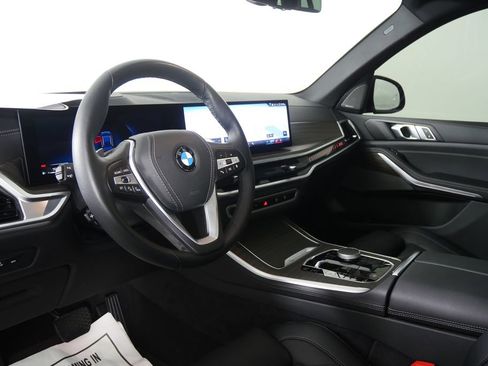 Certified 2025 BMW X5 sDrive40i w/ Premium Package image 13
