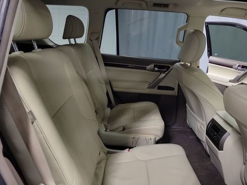 Used 2017 Lexus GX 460 Premium image 23