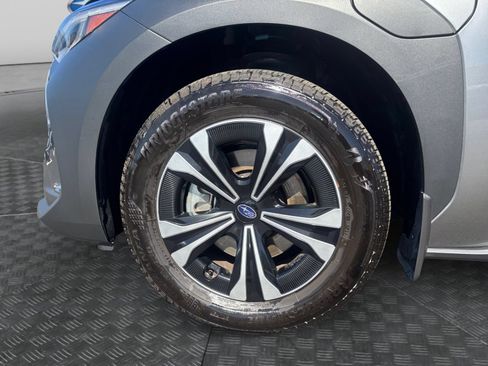 Used 2025 Subaru Solterra w/ Premium Package AWD/4WD image 9