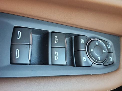 Used 2025 Chevrolet Tahoe High Country image 20