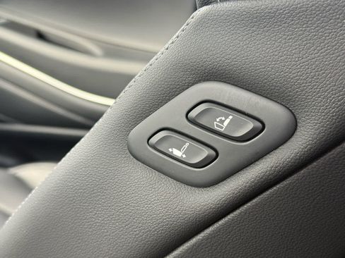 Used 2025 Genesis GV80 2.5T Advanced image 35