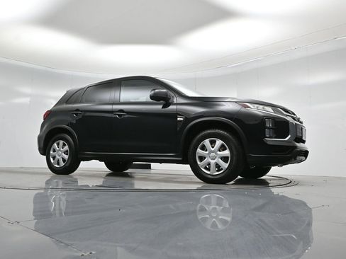 Used 2021 Mitsubishi Outlander Sport ES image 3