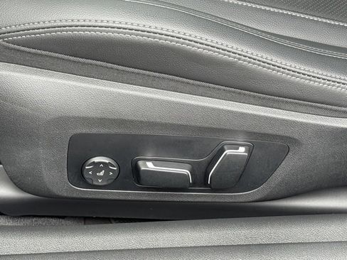 Used 2025 BMW 430i Convertible w/ Convenience Package image 19