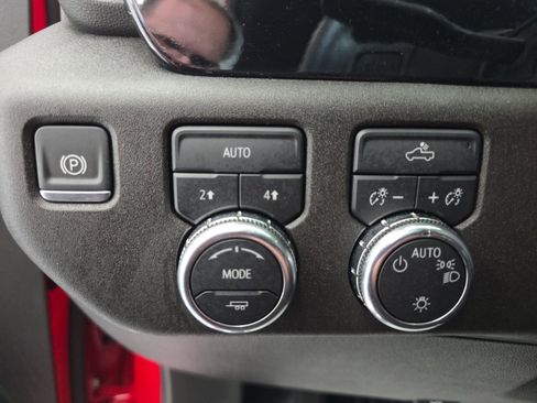 Used 2024 GMC Sierra 1500 SLE AWD/4WD image 29