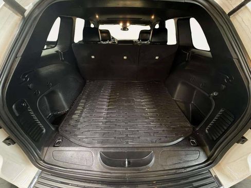 Used 2021 Jeep Grand Cherokee Limited image 6