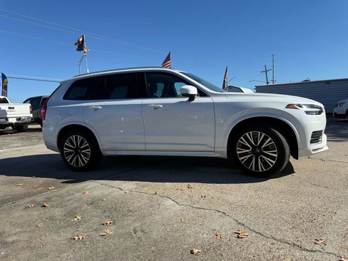 Used 2020 Volvo XC90 T6 Momentum image 12
