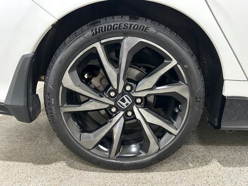 Used 2018 Honda Civic Sport Touring image 10
