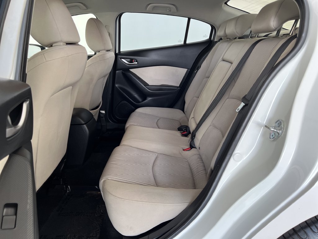 Used 2014 MAZDA MAZDA3 i Touring w/ Technology Package FWD image 26
