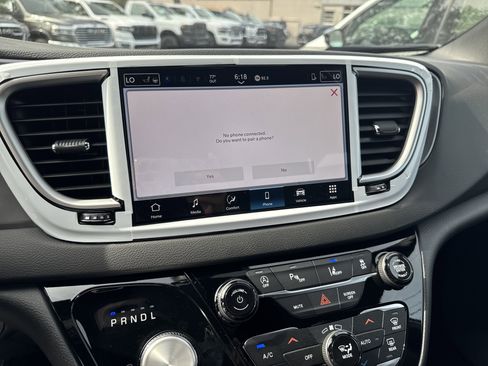 New 2026 Chrysler Voyager LX image 23